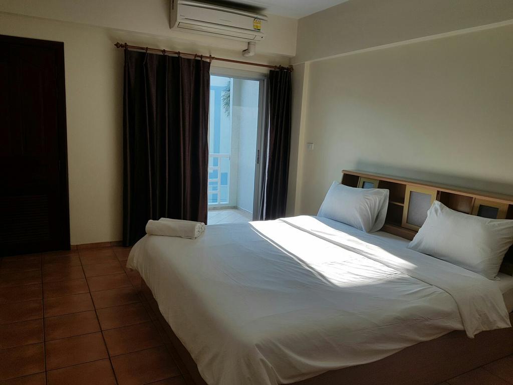 Lomsabai Apartments Bangsaen Esterno foto
