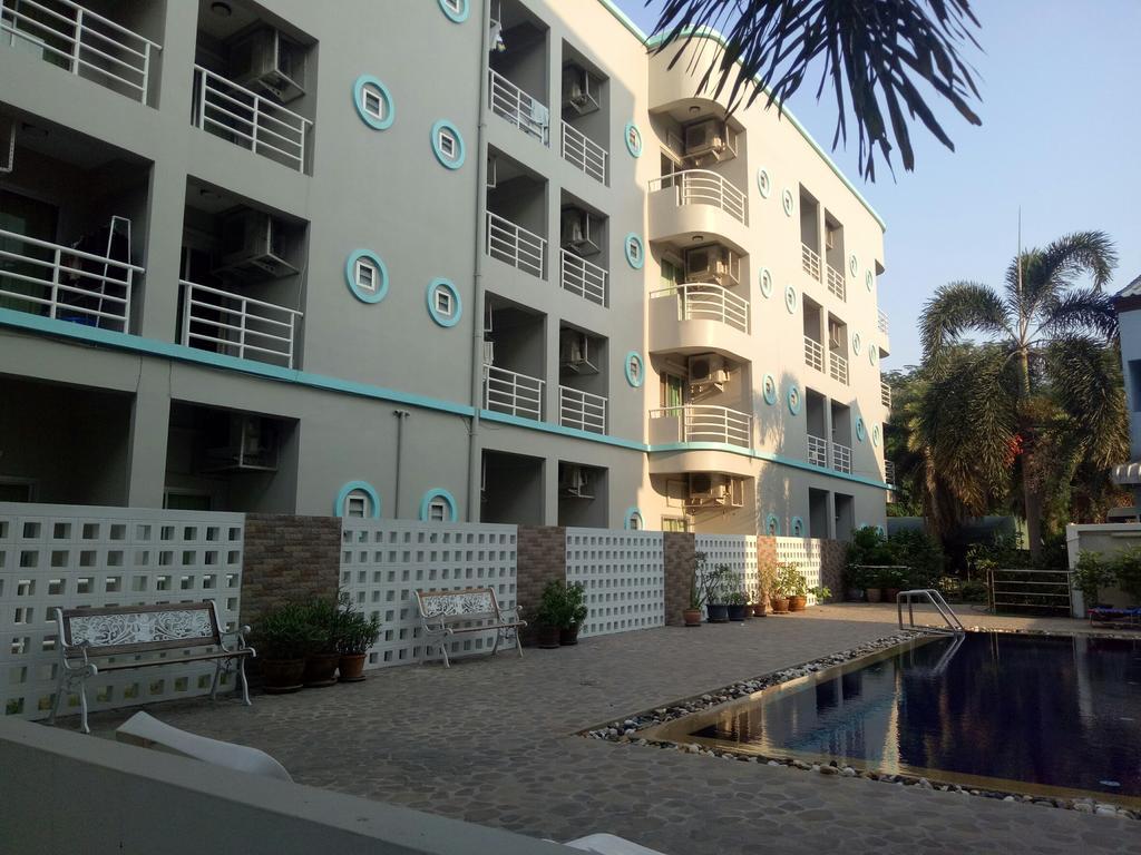 Lomsabai Apartments Bangsaen Esterno foto