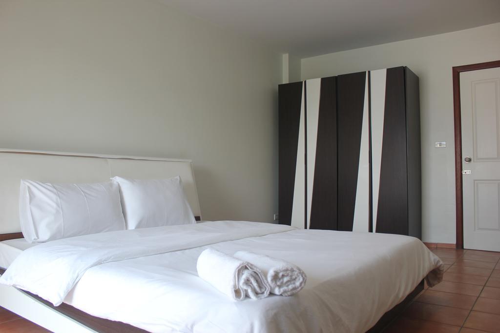 Lomsabai Apartments Bangsaen Esterno foto