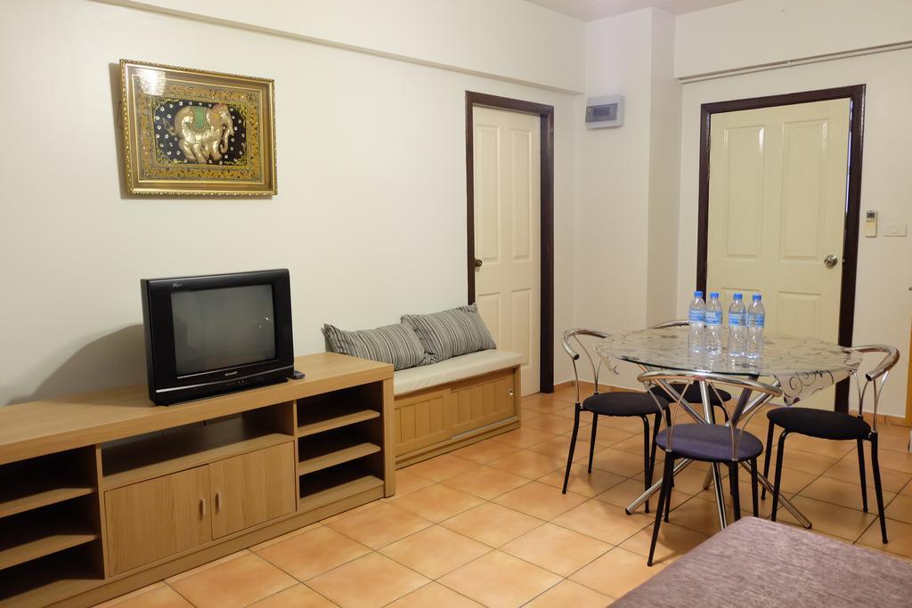 Lomsabai Apartments Bangsaen Esterno foto