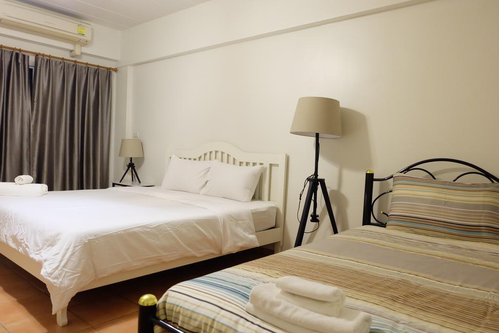 Lomsabai Apartments Bangsaen Esterno foto