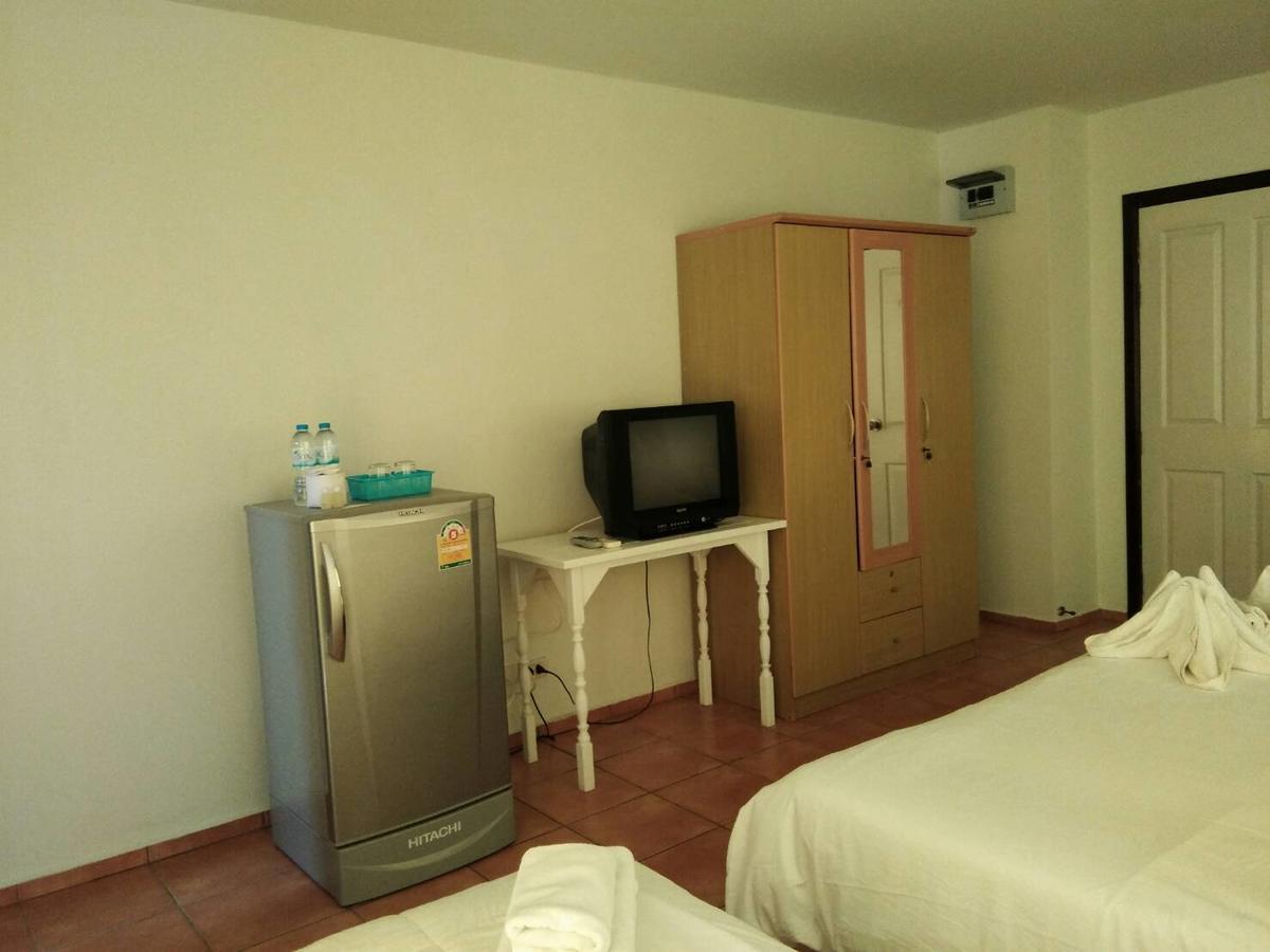 Lomsabai Apartments Bangsaen Esterno foto