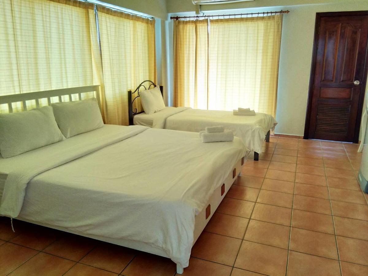 Lomsabai Apartments Bangsaen Esterno foto
