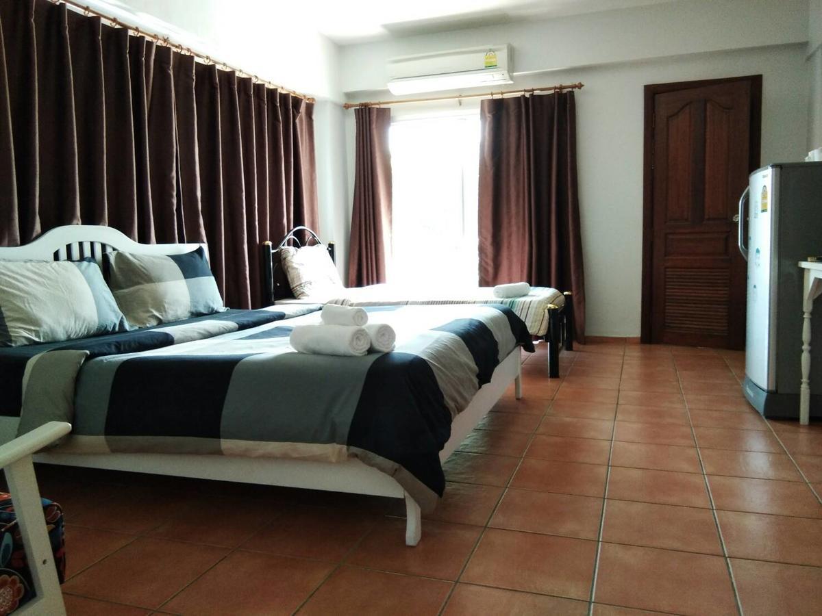 Lomsabai Apartments Bangsaen Esterno foto