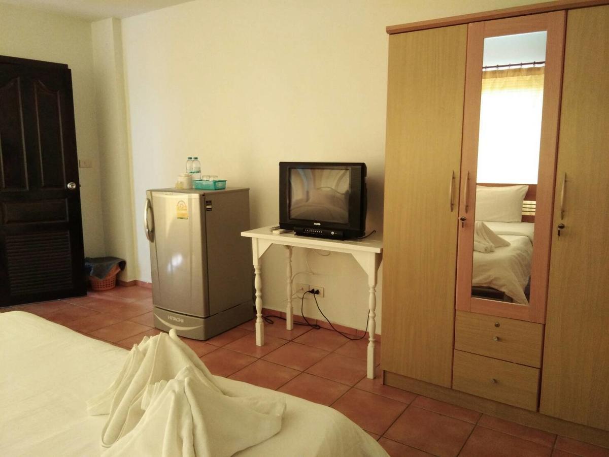 Lomsabai Apartments Bangsaen Esterno foto