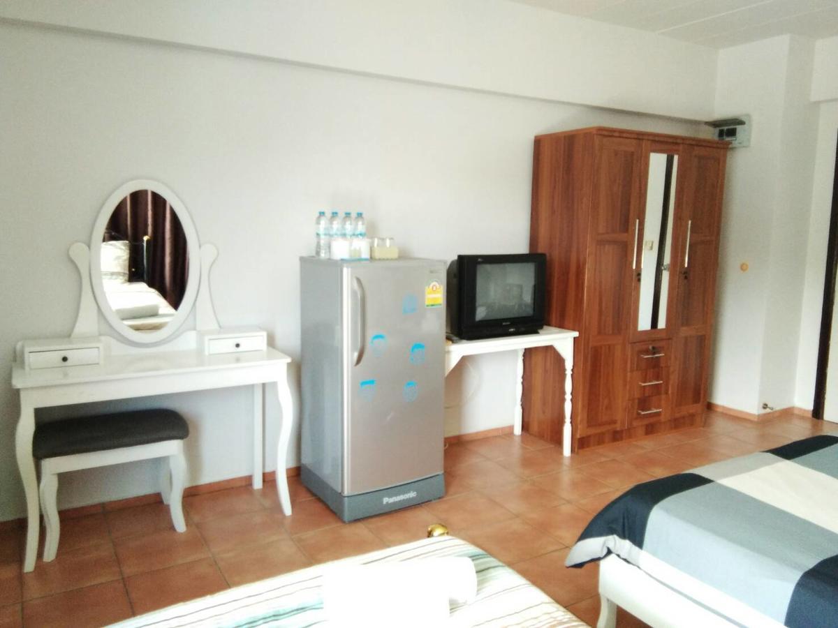 Lomsabai Apartments Bangsaen Esterno foto