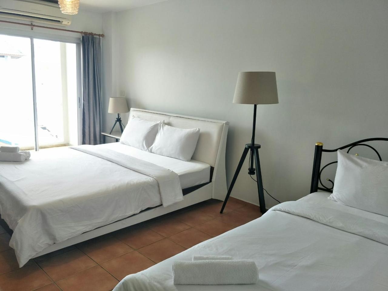 Lomsabai Apartments Bangsaen Esterno foto