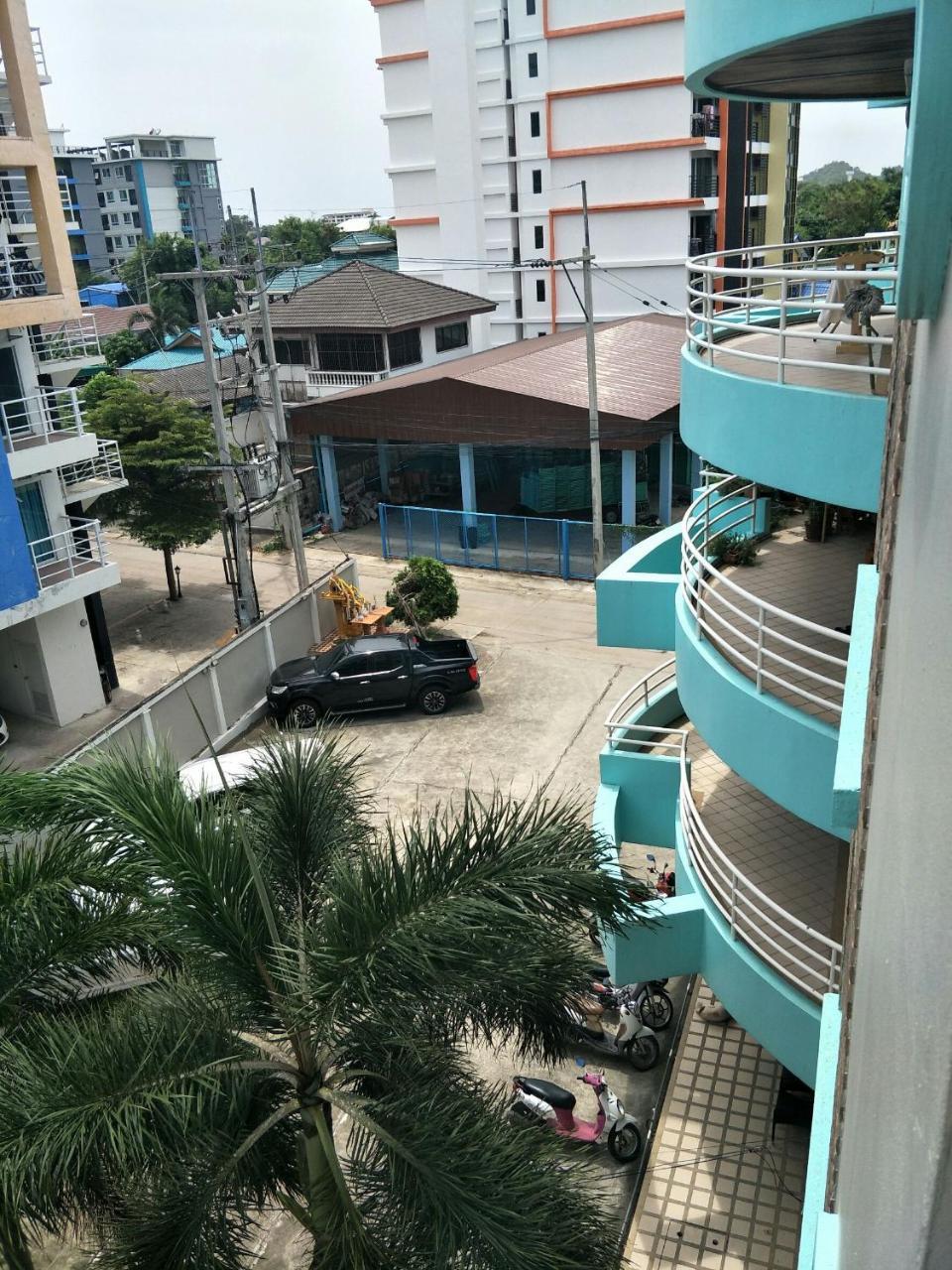 Lomsabai Apartments Bangsaen Esterno foto