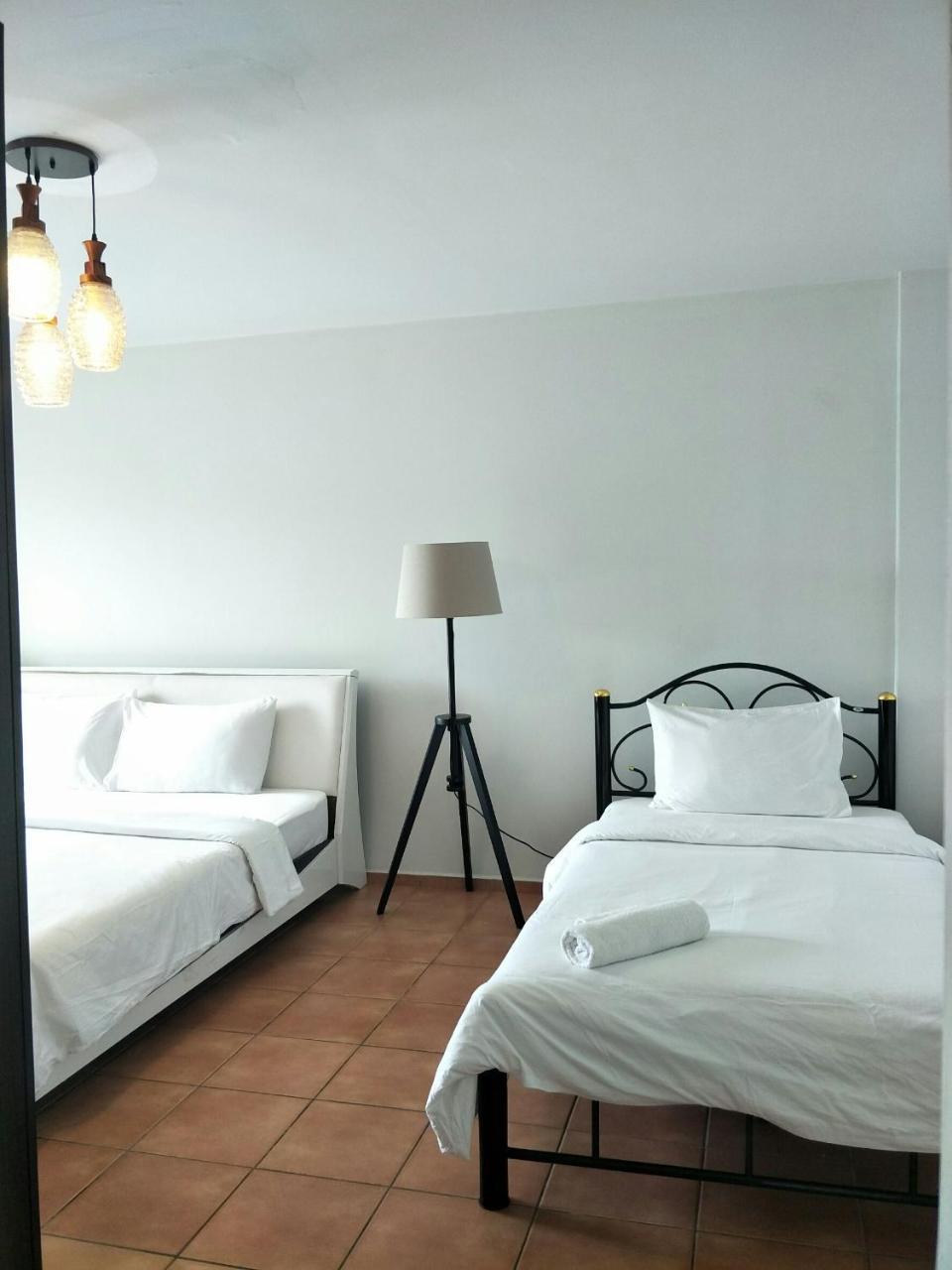 Lomsabai Apartments Bangsaen Esterno foto