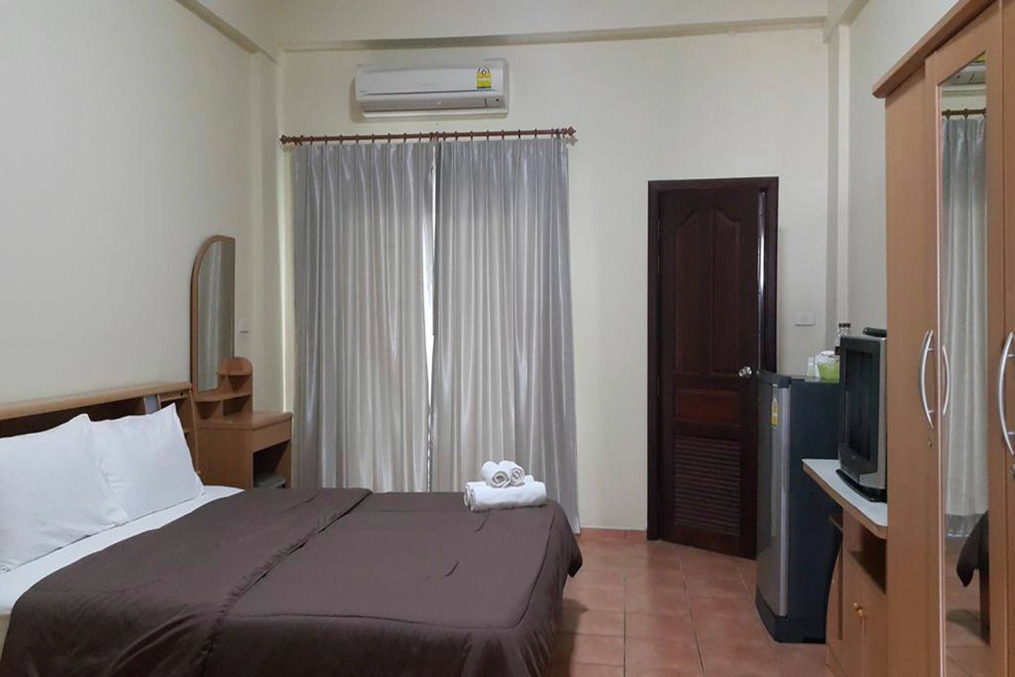 Lomsabai Apartments Bangsaen Esterno foto